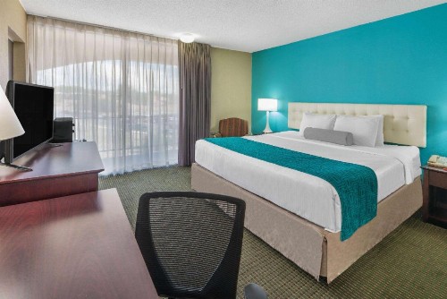 Howard Johnson by Wyndham Albuquerque Midtown - image 41