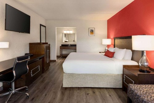 Ramada by Wyndham Albuquerque Airport - image 25