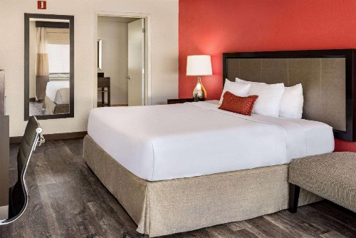 Ramada by Wyndham Albuquerque Airport - image 33