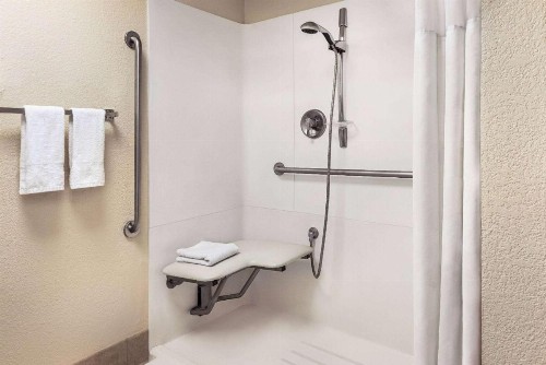 Ramada by Wyndham Albuquerque Airport - image 4