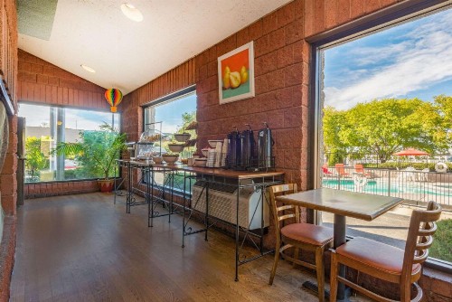 Ramada by Wyndham Albuquerque Airport - image 5