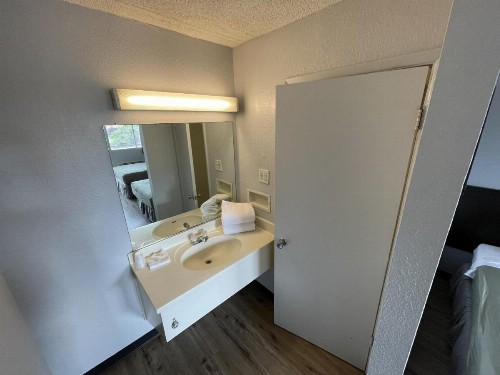 Extend-A-Suites Albuquerque West - image 29