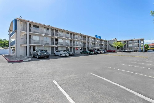 Extend-A-Suites Albuquerque West - image 4