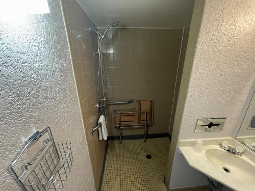 Extend-A-Suites Albuquerque West - image 40