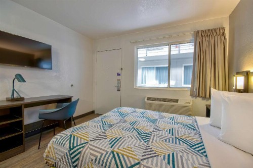 Motel 6-Albuquerque NM - Midtown - image 11
