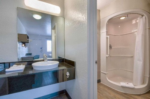 Motel 6-Albuquerque NM - Midtown - image 17