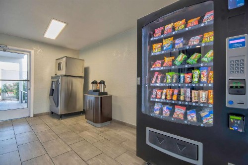 Motel 6-Albuquerque NM - Midtown - image 22