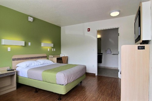 Motel 6-Albuquerque NM - Midtown - image 48