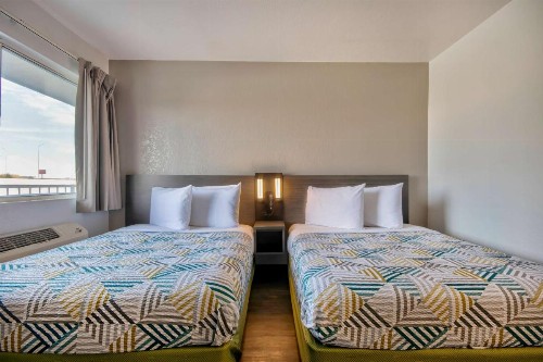 Motel 6-Albuquerque NM - Midtown - image 5