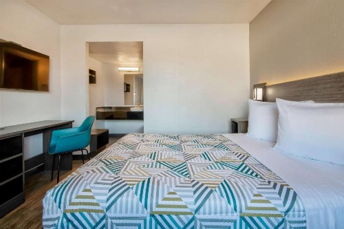 Motel 6-Albuquerque NM - Carlisle - image 16