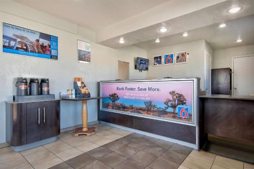 Motel 6-Albuquerque NM - Carlisle - image 2