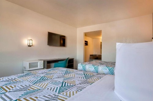 Motel 6-Albuquerque NM - Carlisle - image 22