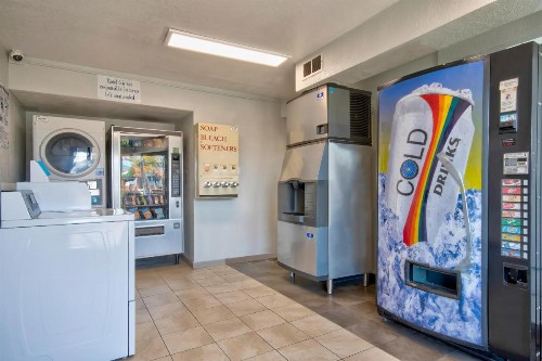 Motel 6-Albuquerque NM - Carlisle - image 42