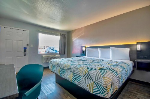 Motel 6-Albuquerque NM - Carlisle - image 50