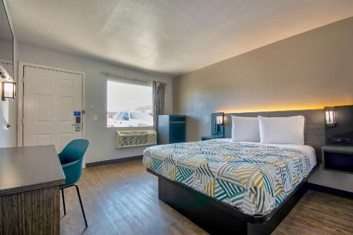 Motel 6-Albuquerque NM - Carlisle - image 6