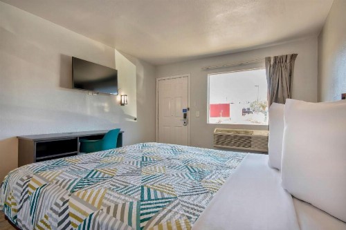 Motel 6-Albuquerque NM - Carlisle - image 8