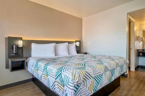 Motel 6-Albuquerque NM - Carlisle - image 9