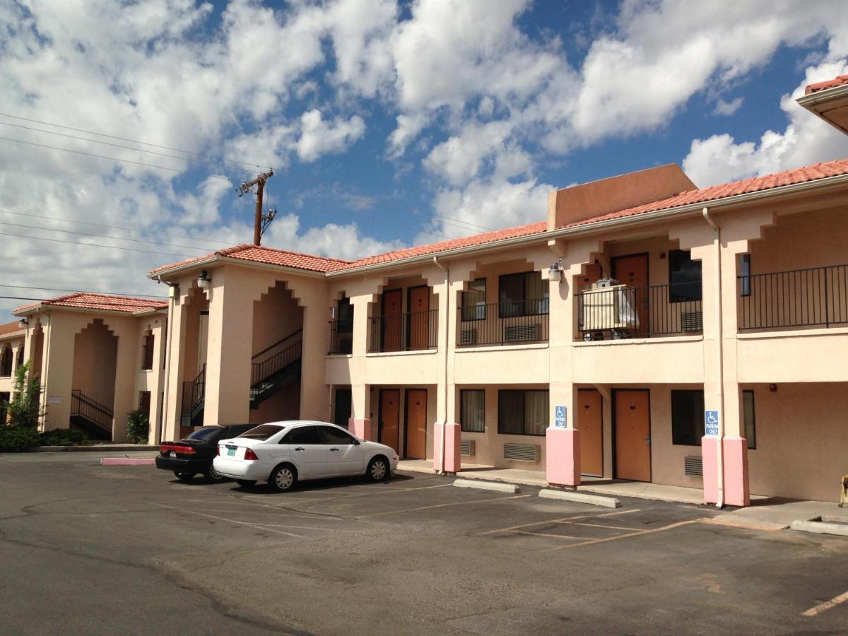 Luxury Inn - main image