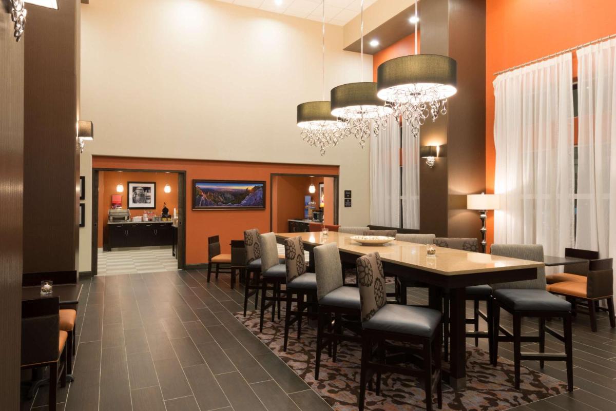 Hampton Inn & Suites Albuquerque North/I-25 - image 2