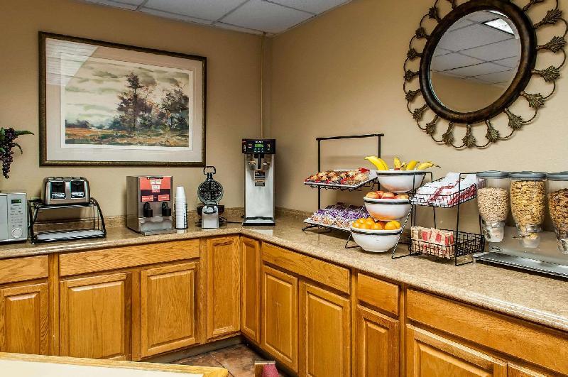 Suburban Extended Stay Hotel East - image 5