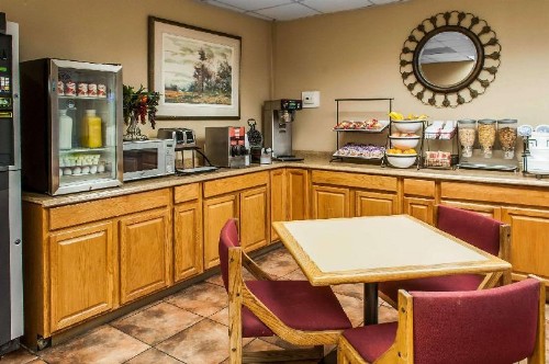 Suburban Extended Stay Hotel East - image 6