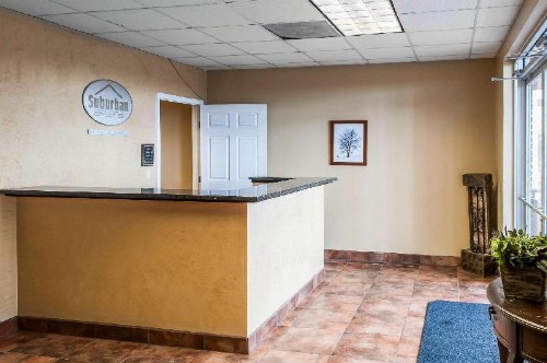 Suburban Extended Stay Hotel East - image 9