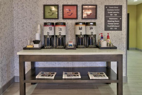 Hampton Inn & Suites Albuquerque Airport - image 28