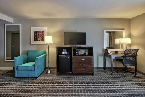 Hampton Inn & Suites Albuquerque Airport - image 39