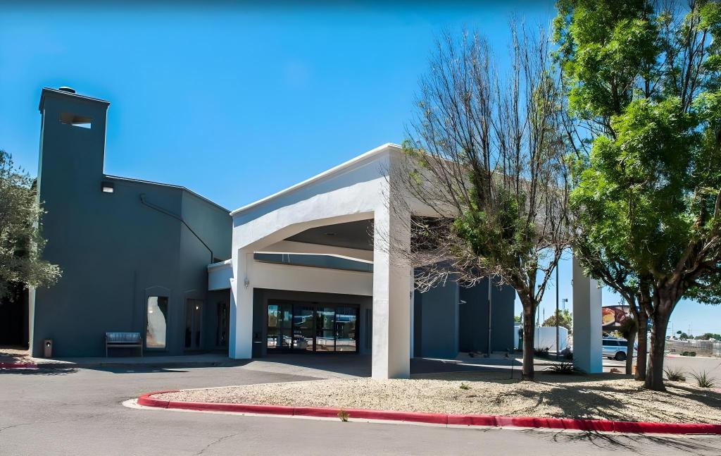 Pan American Inn and Suites - main image