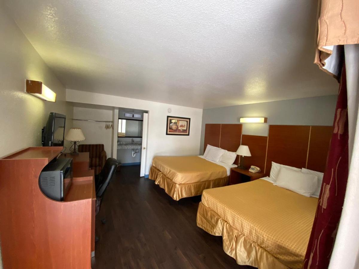 Travelodge by Wyndham Albuquerque West - image 3
