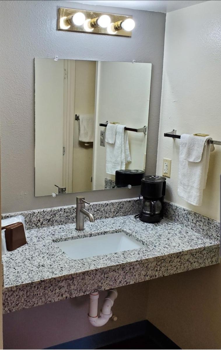 Travelodge by Wyndham Albuquerque West - image 6