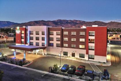 Holiday Inn Express & Suites - Albuquerque East an IHG Hotel - image 9