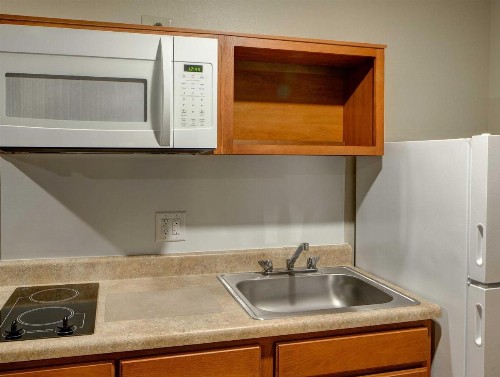 WoodSpring Suites Albuquerque - image 2