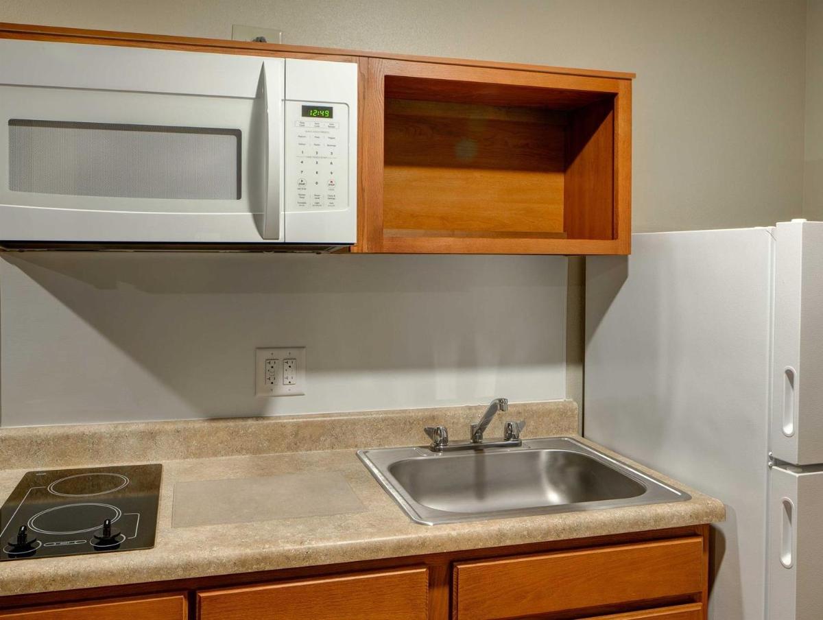 WoodSpring Suites Albuquerque - image 2