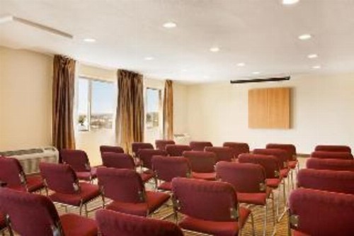 BAYMONT INN AND SUITES ALBUQUERQUE DOWNTOWN - image 5