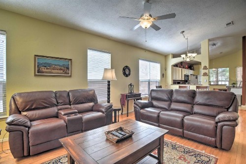 Nice Family Home with Sunroom 12 Mi to Old Town