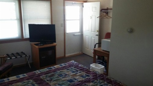 Skyline Motel - image 3