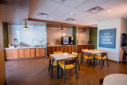 Fairfield Inn & Suites By Marriott Alexandria - image 12