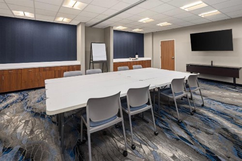Fairfield Inn & Suites By Marriott Alexandria - image 18