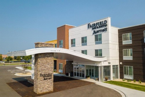 Fairfield Inn & Suites By Marriott Alexandria - image 2