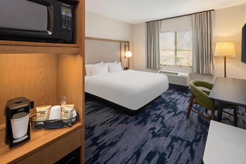 Fairfield Inn & Suites By Marriott Alexandria - image 5