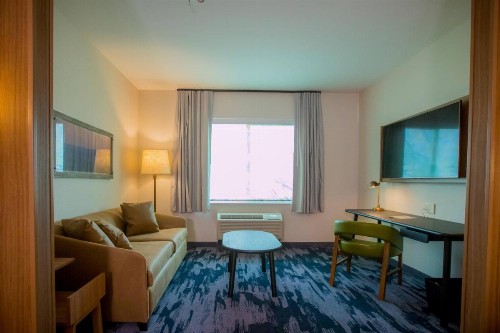 Fairfield Inn & Suites By Marriott Alexandria - image 6