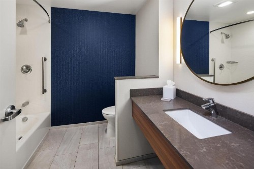 Fairfield Inn & Suites By Marriott Alexandria - image 8
