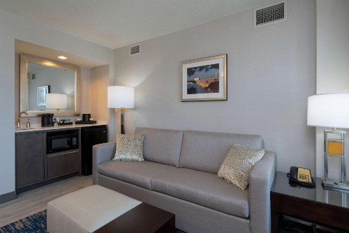 Embassy Suites Alexandria - Old Town - image 49