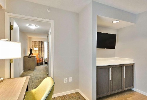 Hampton Inn Alexandria/Old Town - image 12