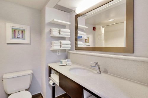 Hampton Inn Alexandria/Old Town - image 17