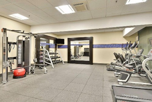 Hampton Inn Alexandria/Old Town - image 40