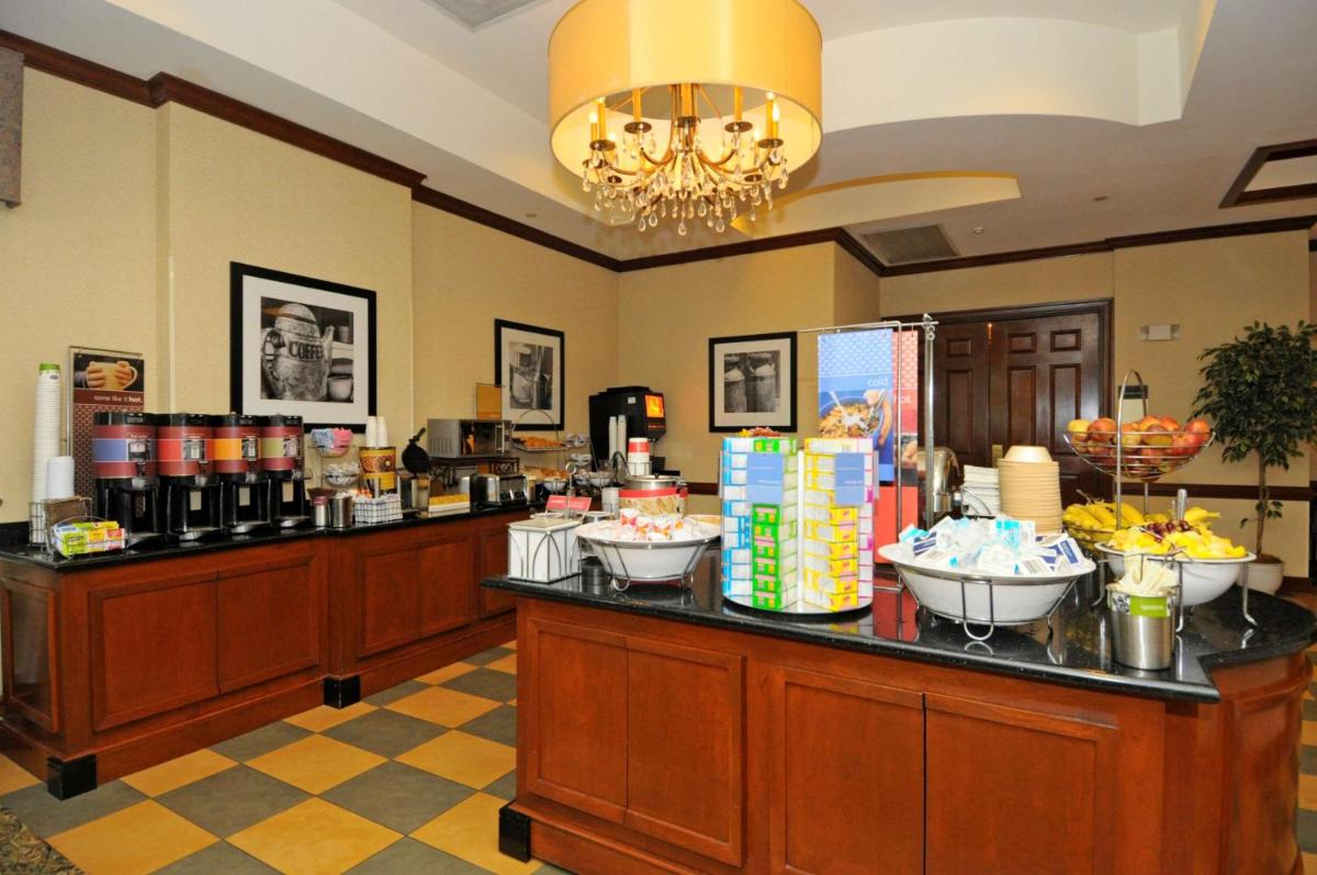 Hampton Inn Alexandria/Old Town - image 5