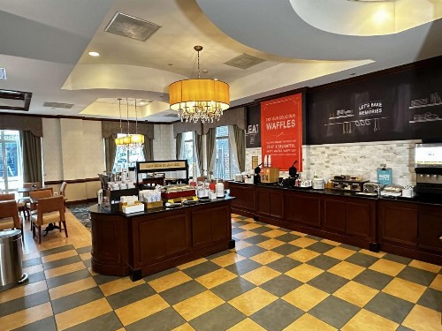 Hampton Inn Alexandria/Old Town - image 8