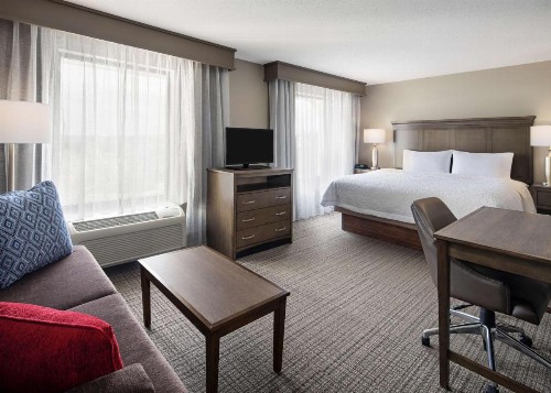 Hampton Inn & Suites Alexandria Old Town Area South - image 13
